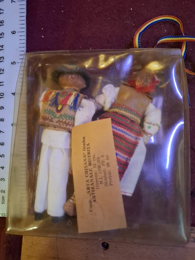 Handmade 2 traditional dress souvenir dolls - Czech olsavsky [ART10258]