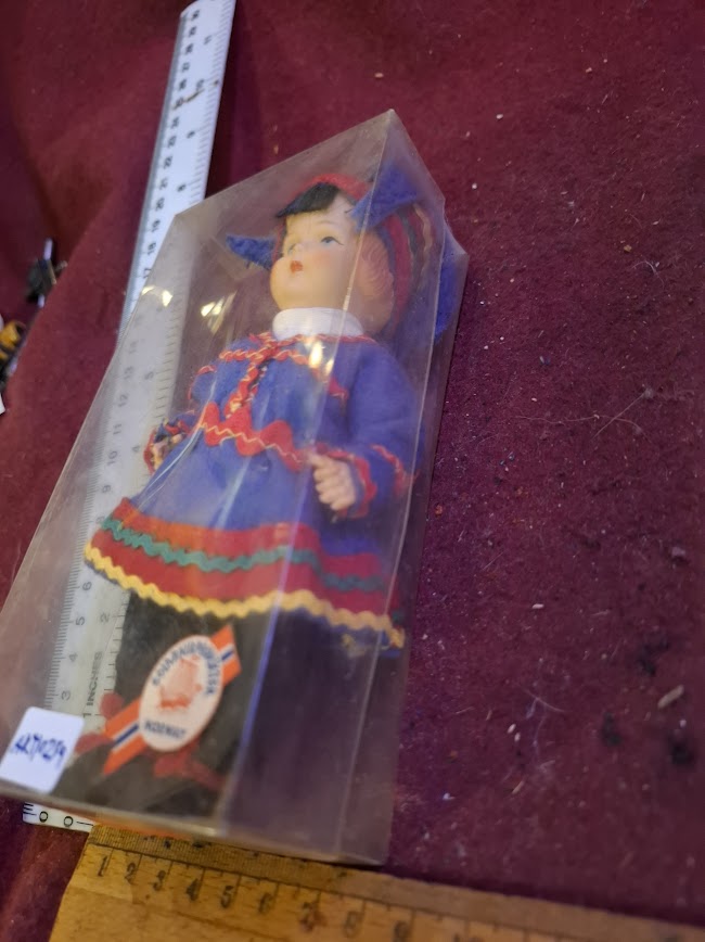 Handmade traditional dress souvenir doll -Finland or Norwee [ART10259]