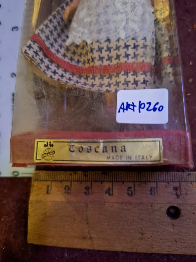 Handmade traditional dress souvenir doll [ART10260]