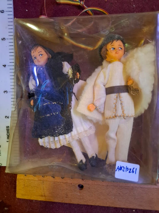 Handmade traditional dress souvenir doll [ART10261]