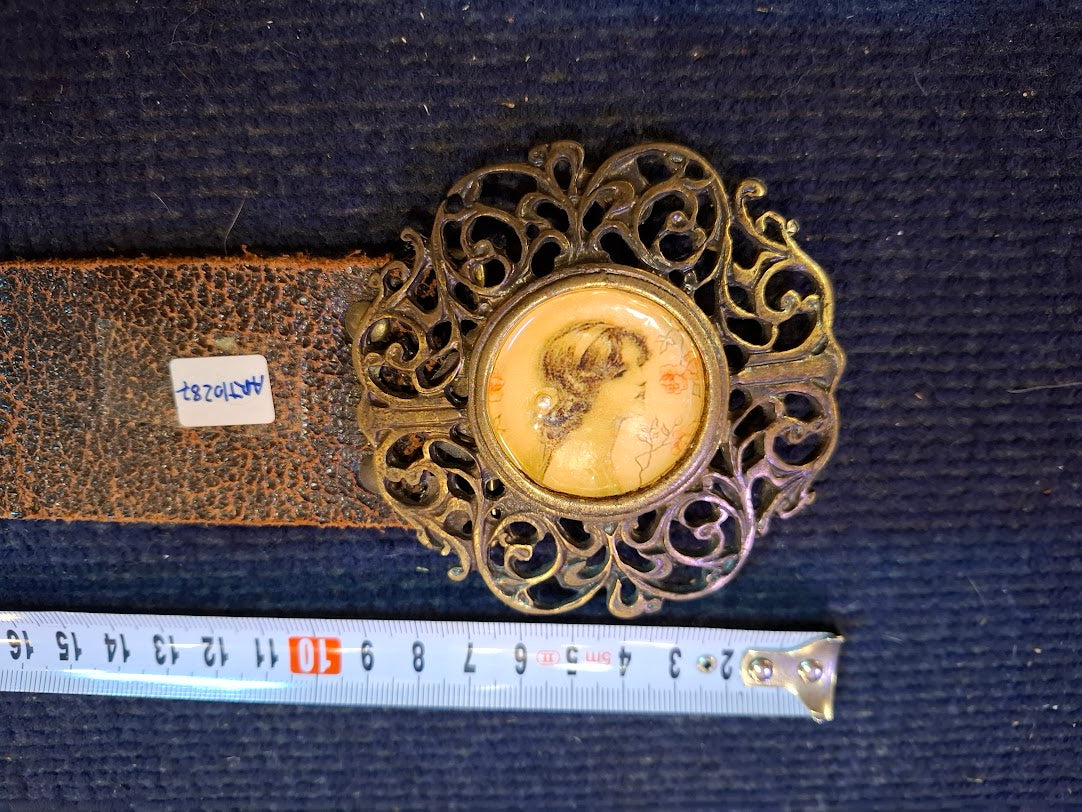 Vintage Belt with woman photo buckle [ART10287]