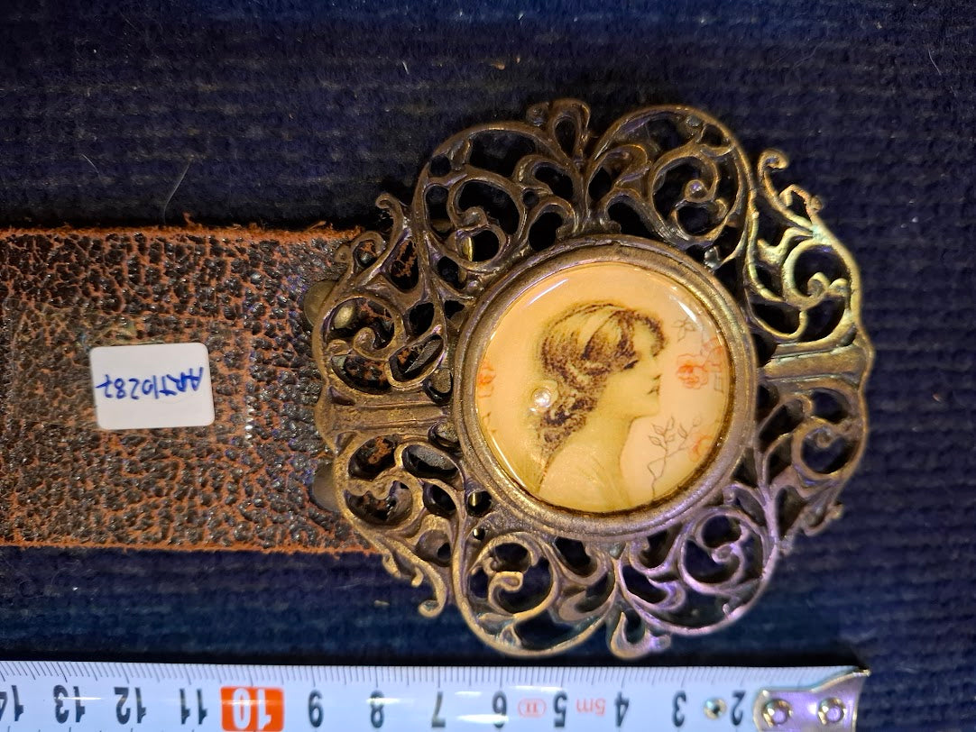 Vintage Belt with woman photo buckle [ART10287]