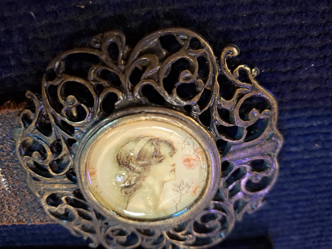 Vintage Belt with woman photo buckle [ART10287]