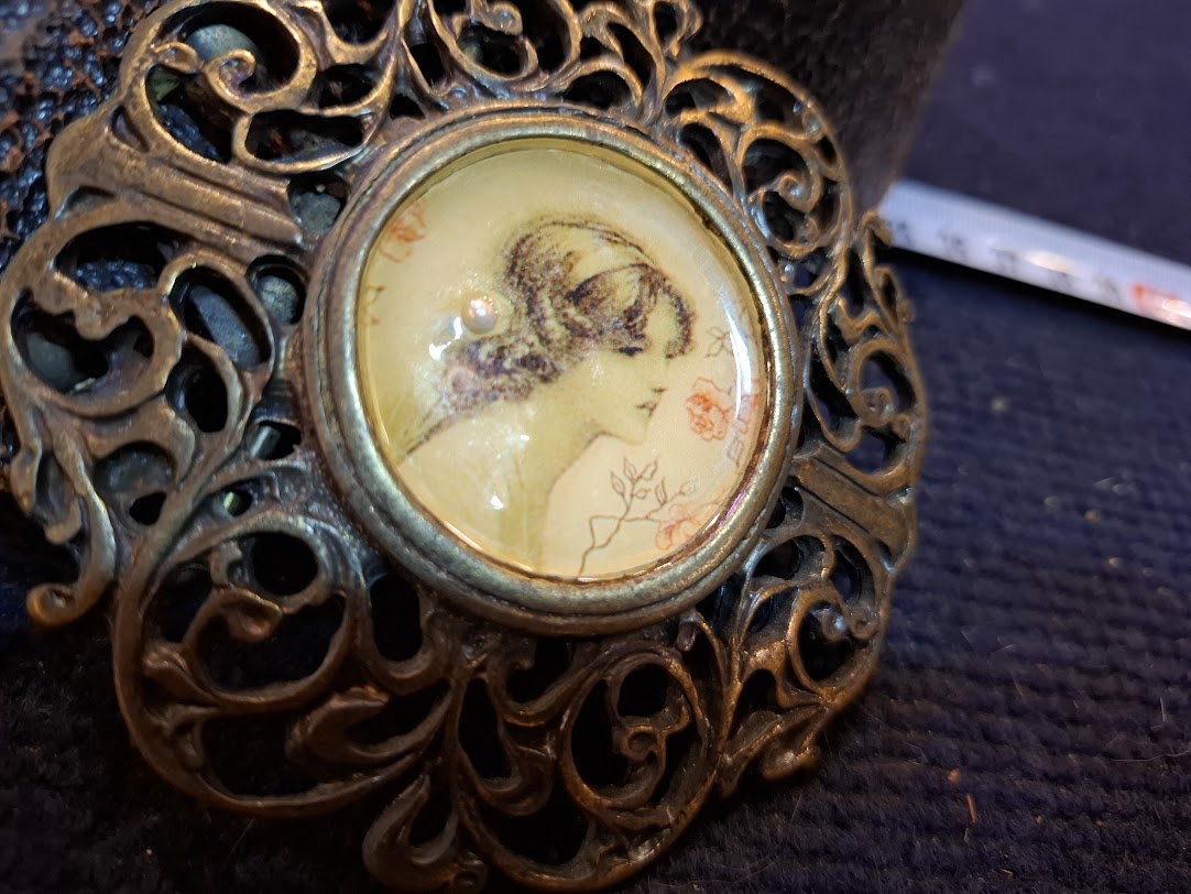 Vintage Belt with woman photo buckle [ART10287]