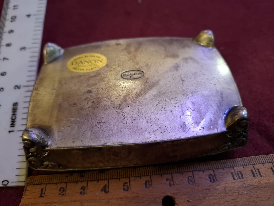 Vintage Box decorated with silver plating [ART10291]