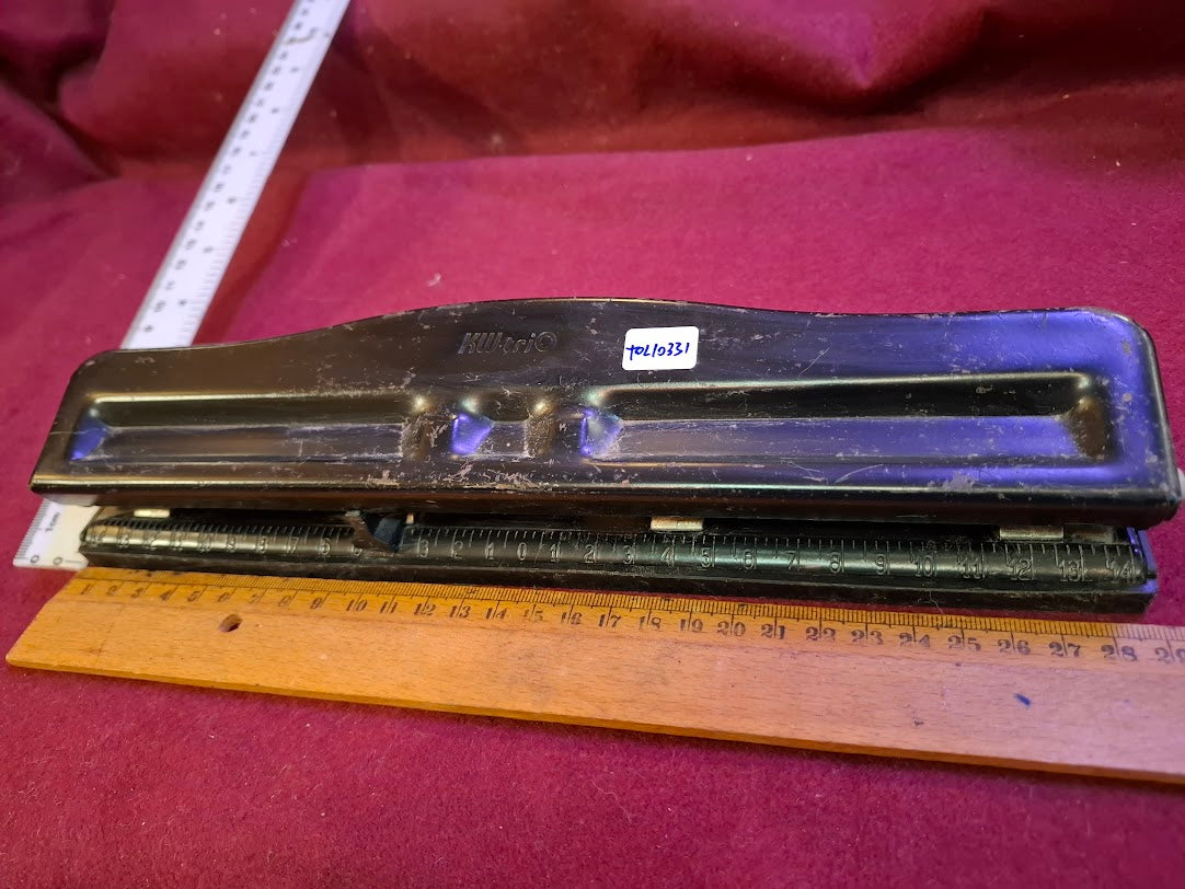Vintage paper 3 holes punch [TOL10331]