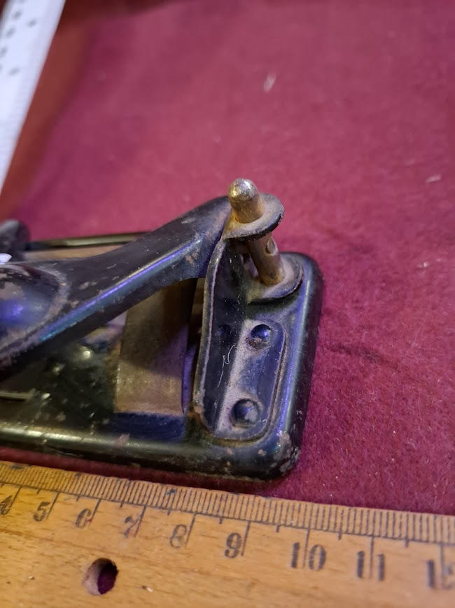 Vintage paper holes punch [TOL10332]