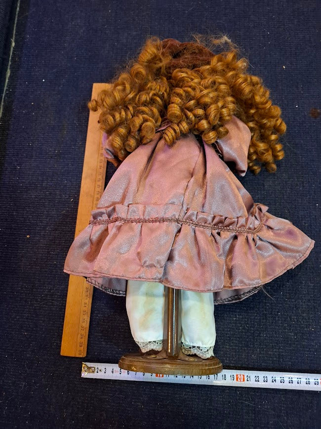 Vintage porcelain doll [ART10292]