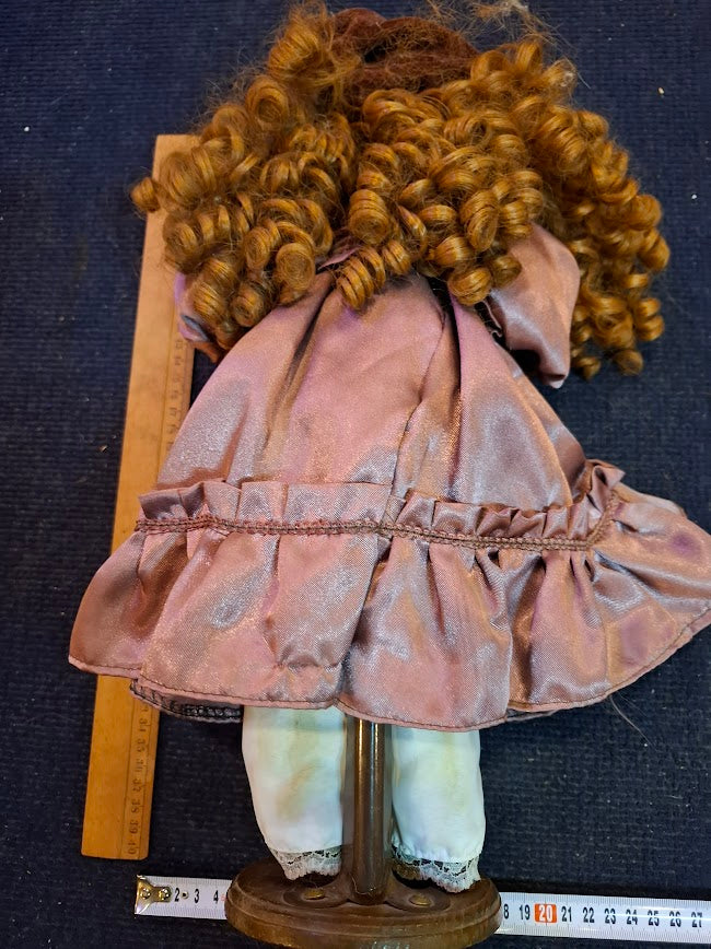Vintage porcelain doll [ART10292]
