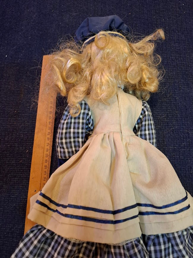 Vintage porcelain doll [ART10294]