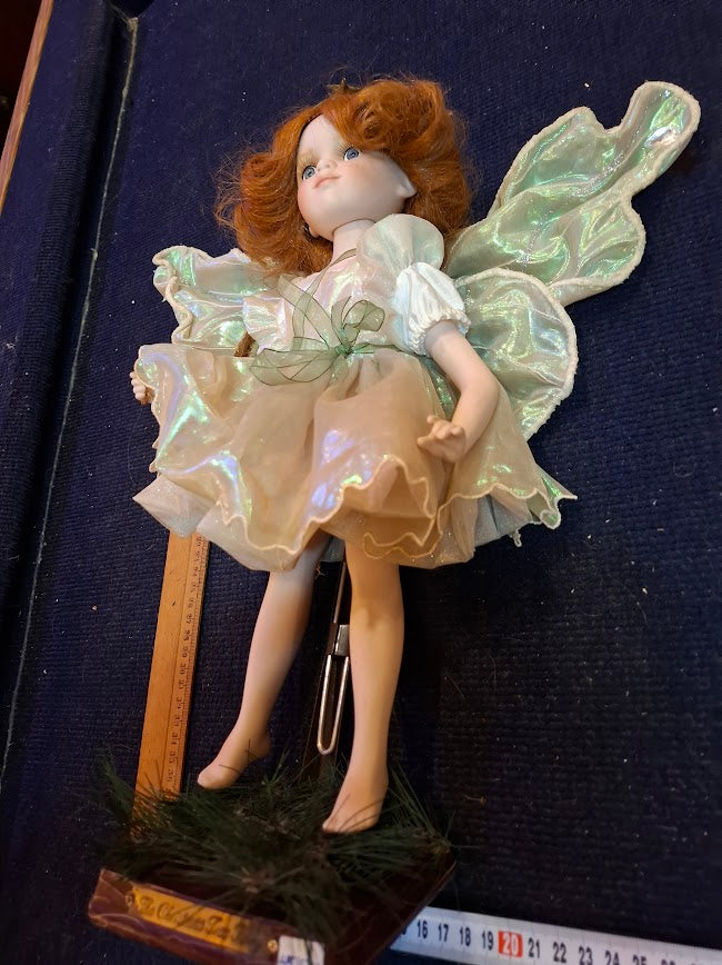 Vintage porcelain doll [ART10293]