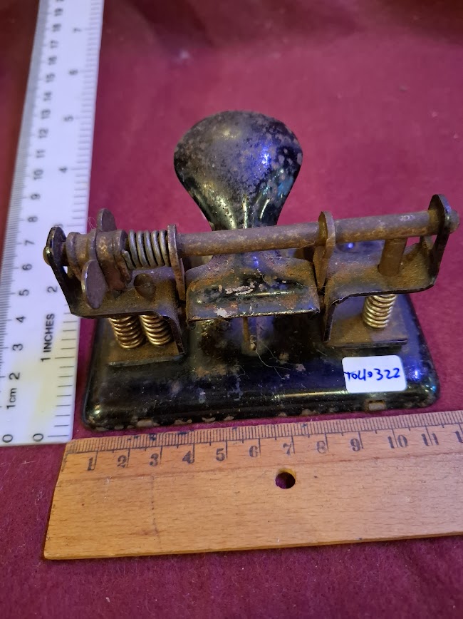 Vintage paper holes punch [TOL10322]