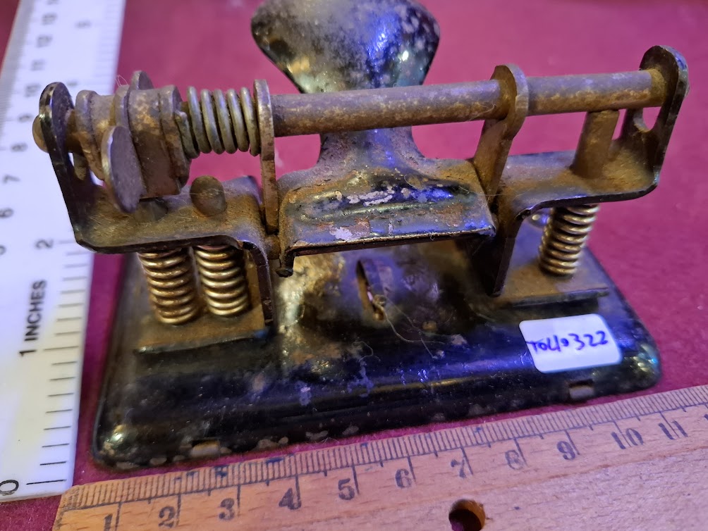 Vintage paper holes punch [TOL10322]