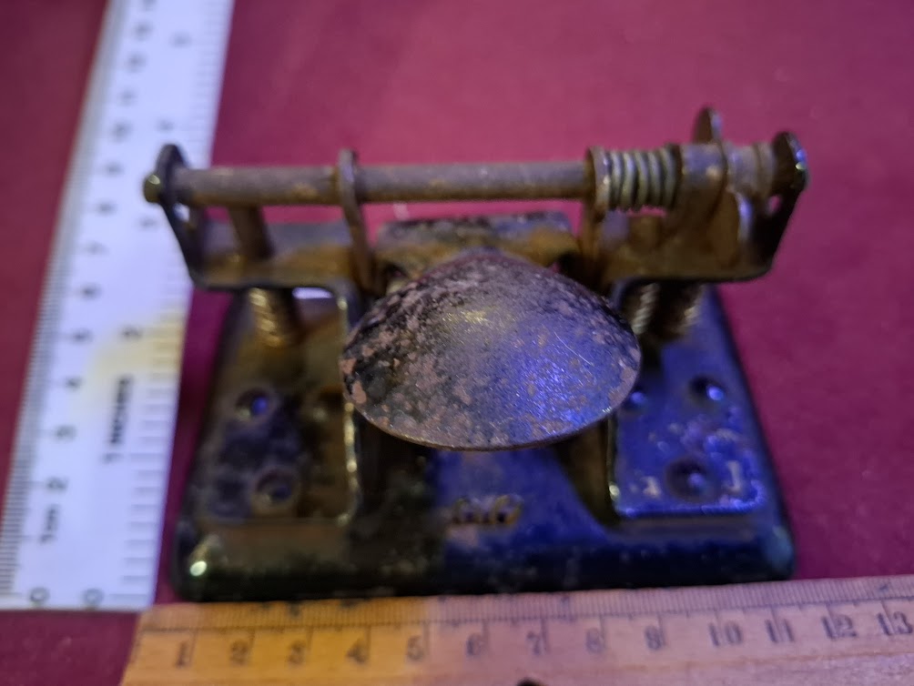Vintage paper holes punch [TOL10322]