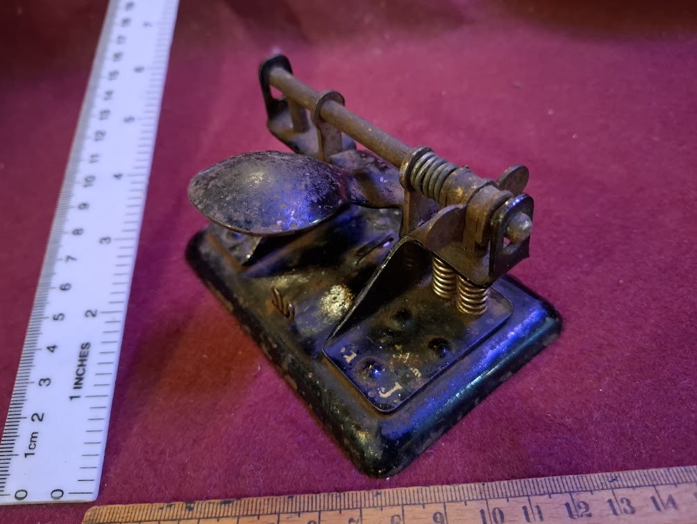 Vintage paper holes punch [TOL10322]