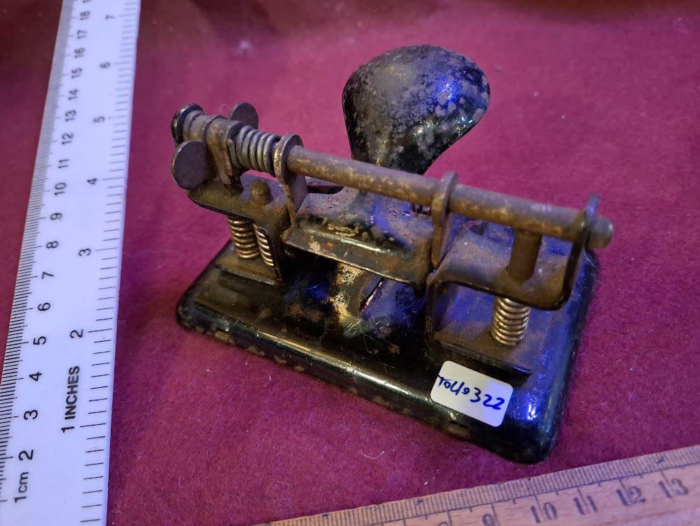 Vintage paper holes punch [TOL10322]