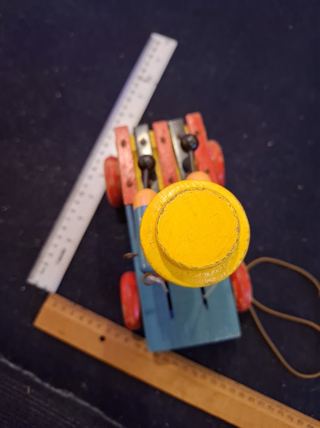 Vintage wooden pull alone clown toy [GAM10377]