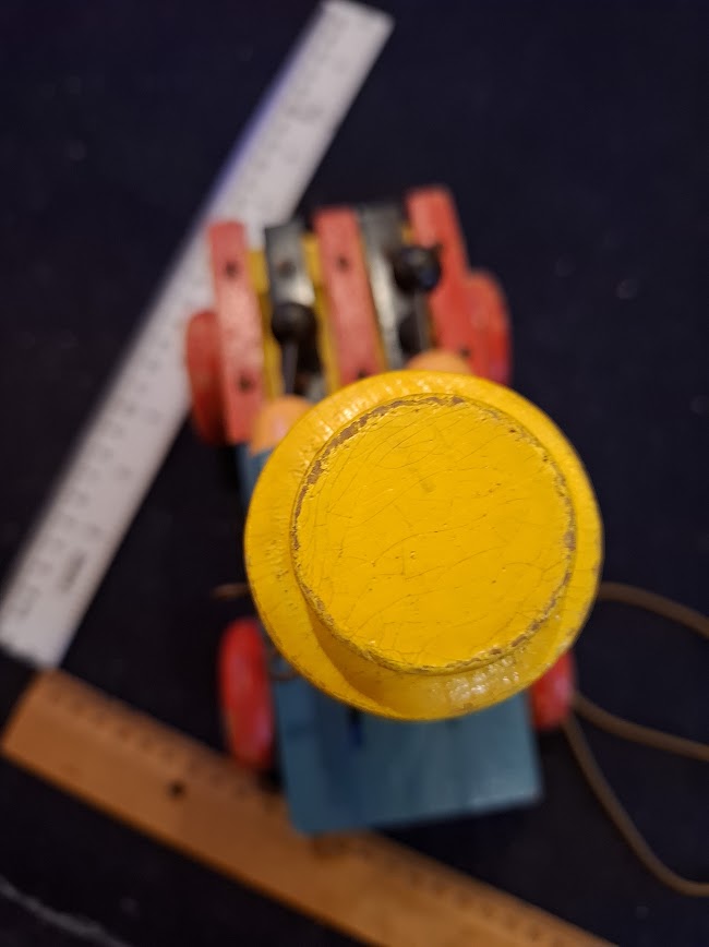 Vintage wooden pull alone clown toy [GAM10377]