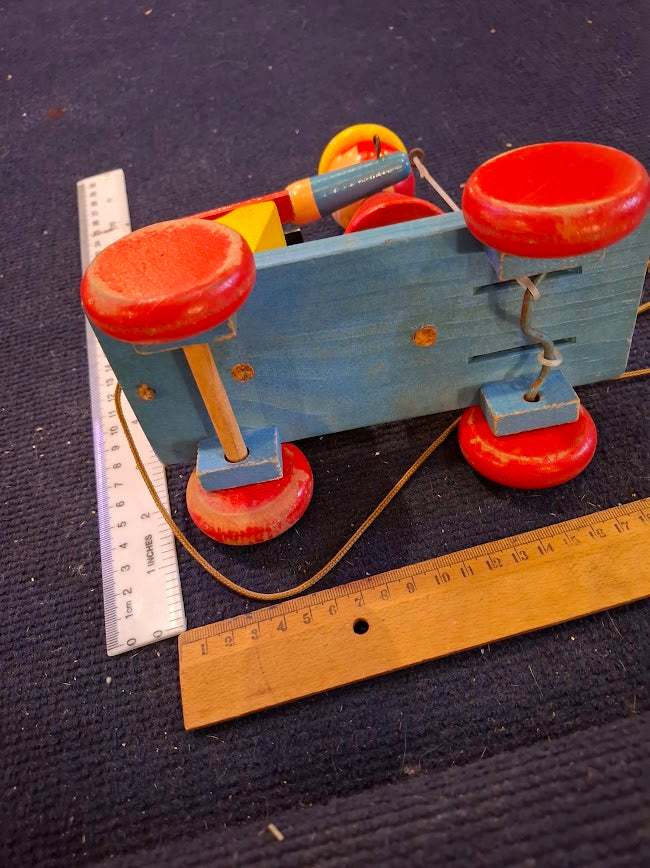 Vintage wooden pull alone clown toy [GAM10377]