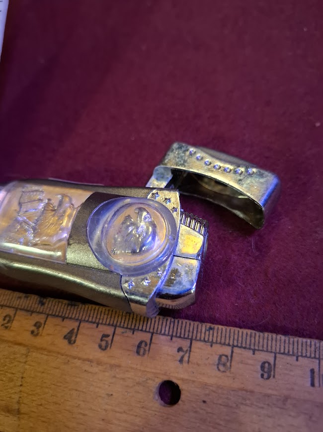 Vintage Lighter - Marijuana Plant Symbol [OTH10414]
