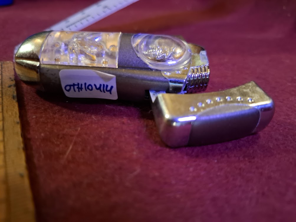 Vintage Lighter - Marijuana Plant Symbol [OTH10414]