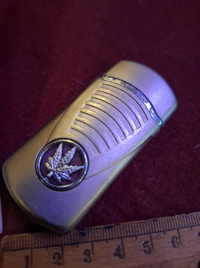 Vintage Lighter - Marijuana Plant Symbol [OTH10417]