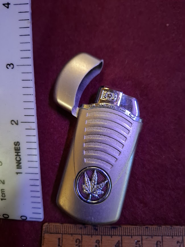 Vintage Lighter - Marijuana Plant Symbol [OTH10417]