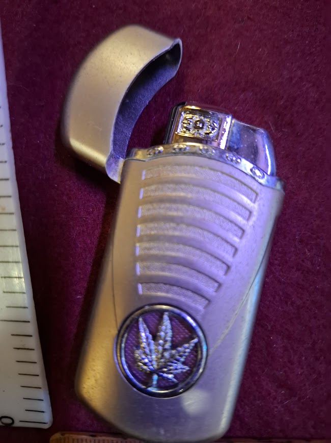 Vintage Lighter - Marijuana Plant Symbol [OTH10417]