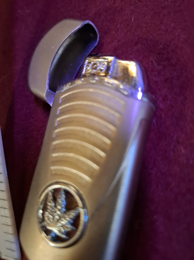 Vintage Lighter - Marijuana Plant Symbol [OTH10417]