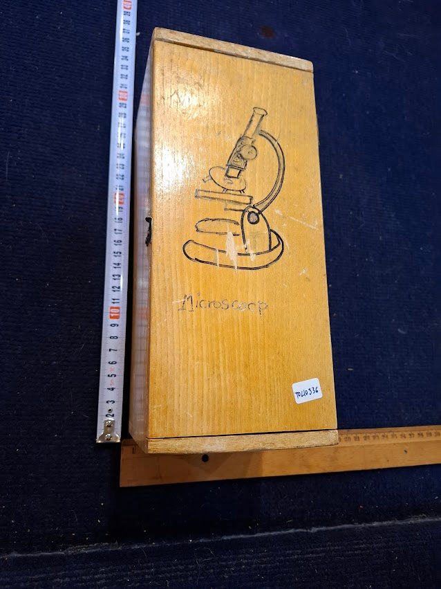 Vintage Microscope [TOL10336]