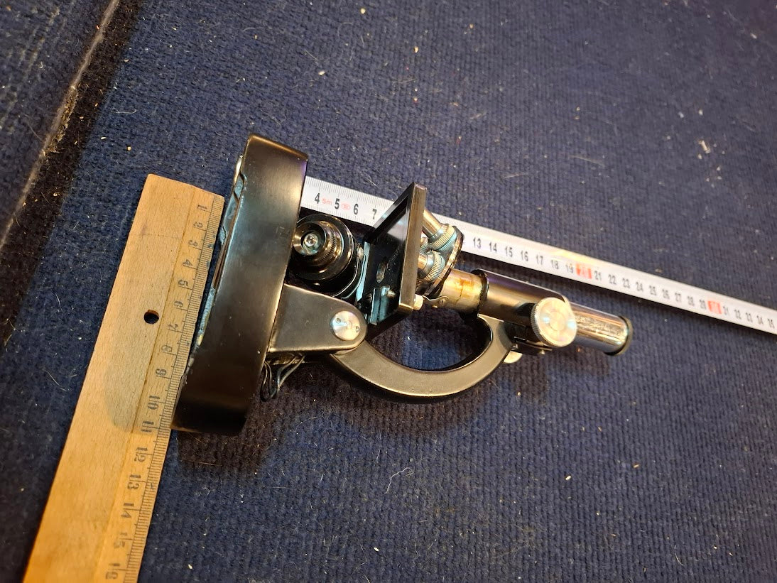 Vintage Microscope [TOL10336]