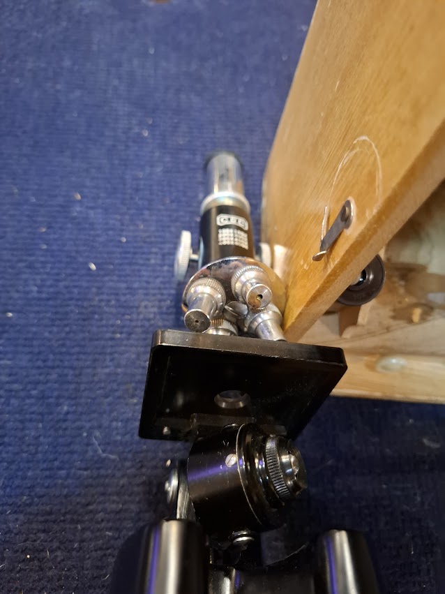 Vintage Microscope [TOL10336]