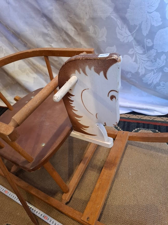 Vintage wooden rocking horse [GAM10382]