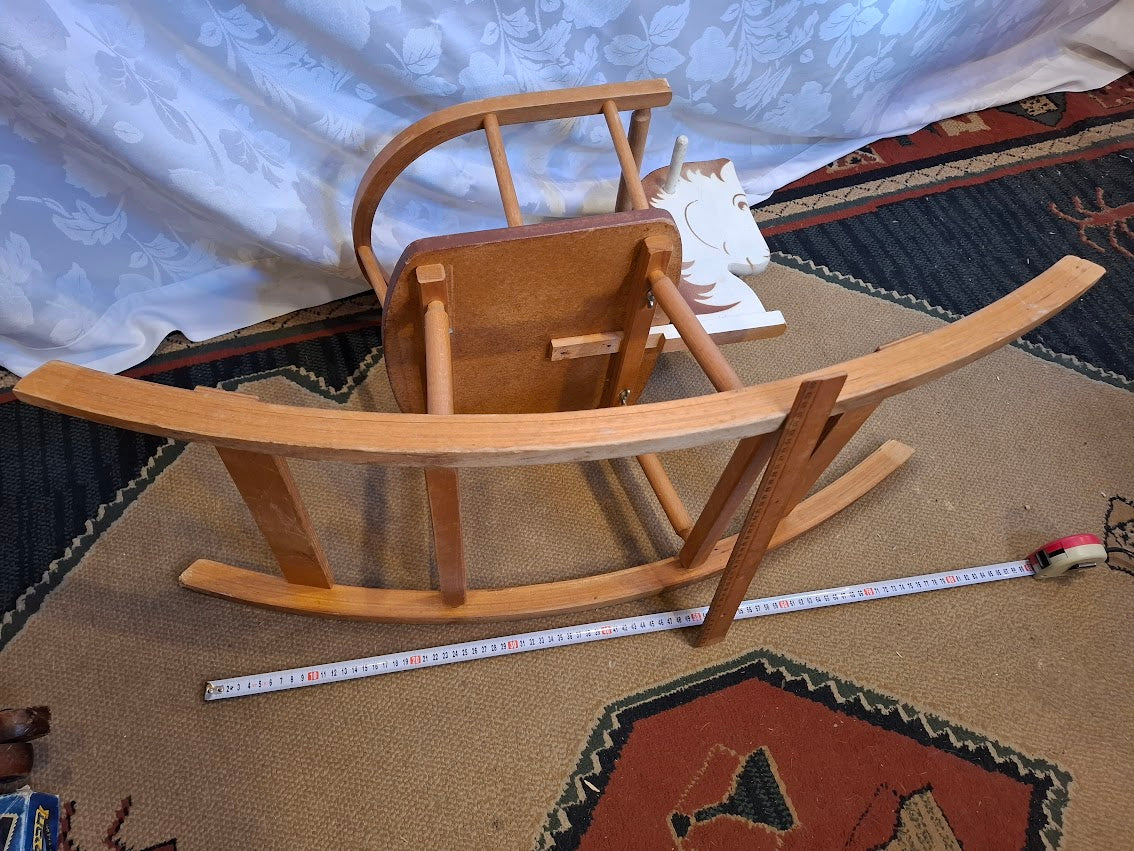 Vintage wooden rocking horse [GAM10382]