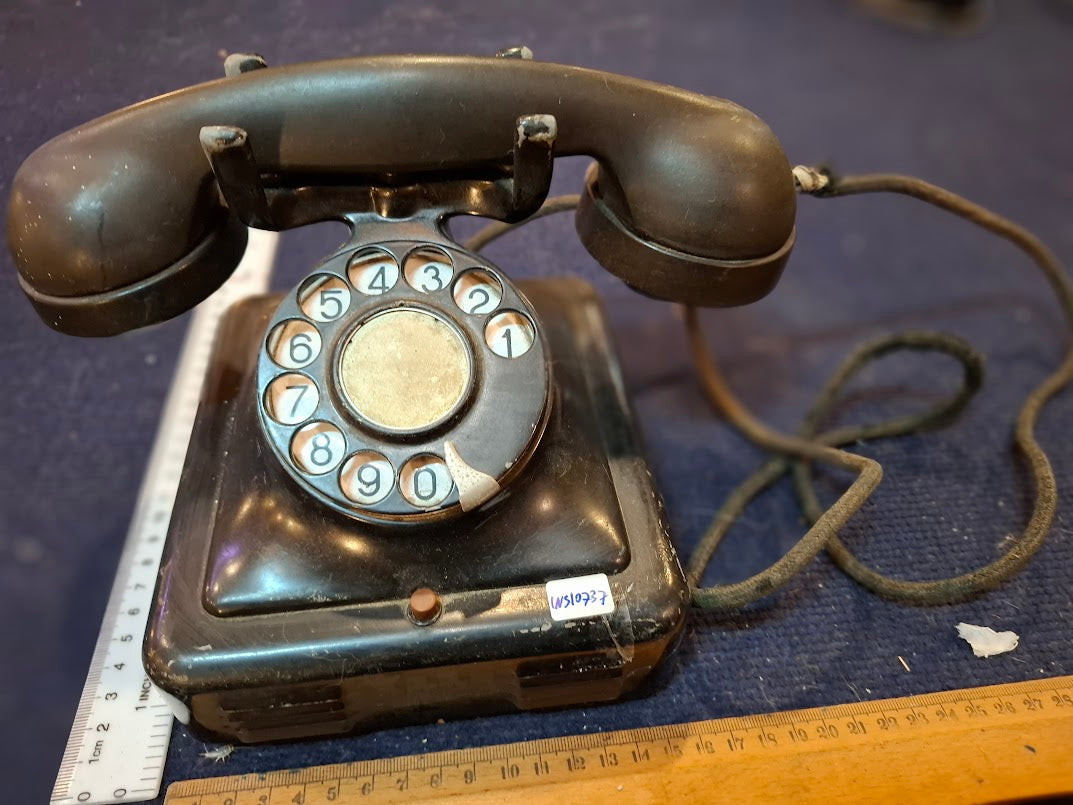 Old analog dial telephone [INS10737] *for Israel local market only*