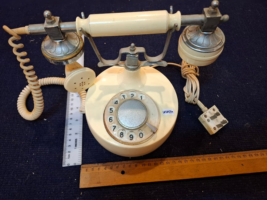 Old analog dial telephone [INS10739] *for Israel local market only*