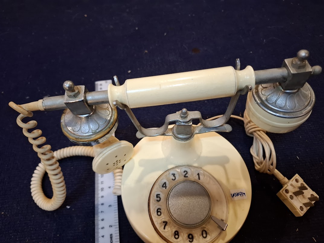 Old analog dial telephone [INS10739] *for Israel local market only*