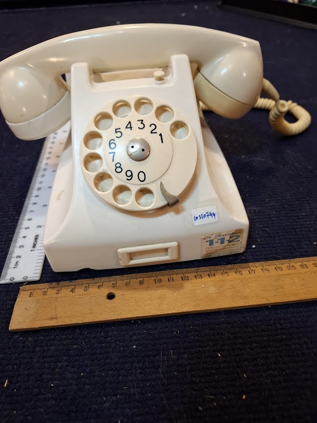 Old analog dial telephone [INS10744] *for Israel local market only*