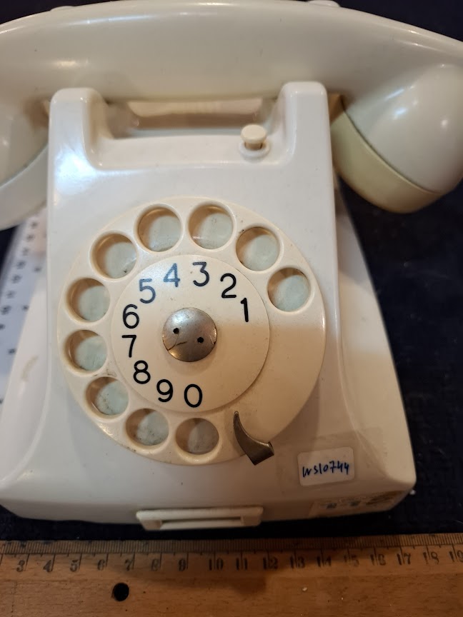 Old analog dial telephone [INS10744] *for Israel local market only*