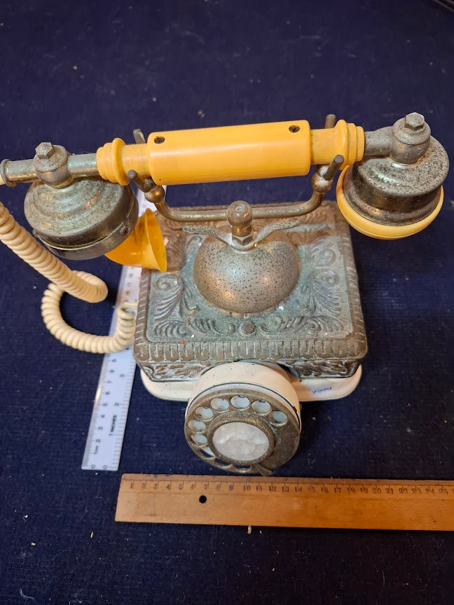 Old analog dial telephone [INS10748] *for Israel local market only*