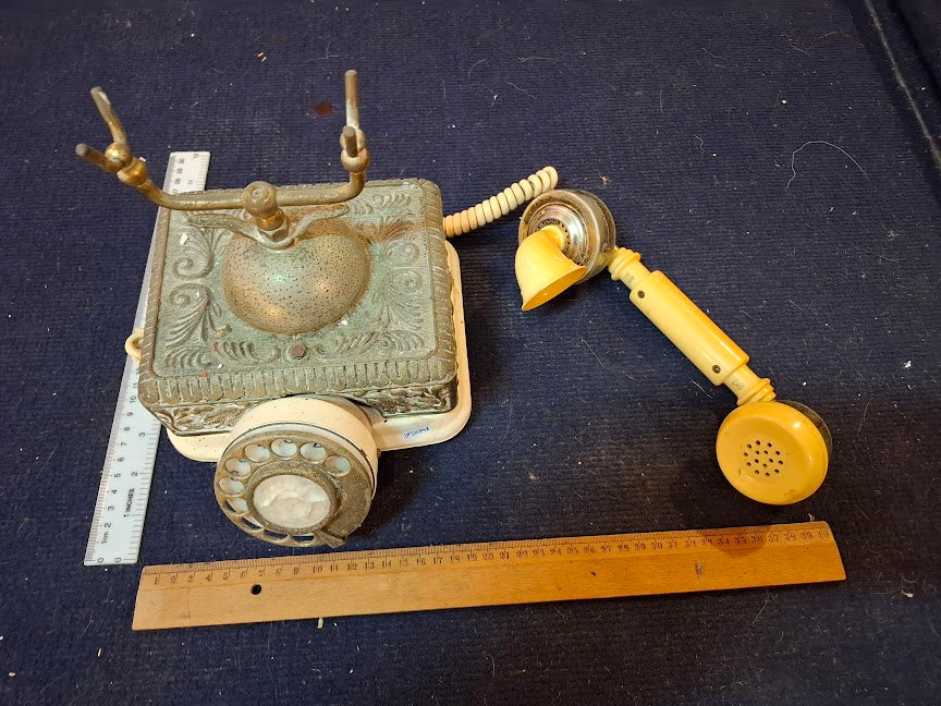 Old analog dial telephone [INS10748] *for Israel local market only*