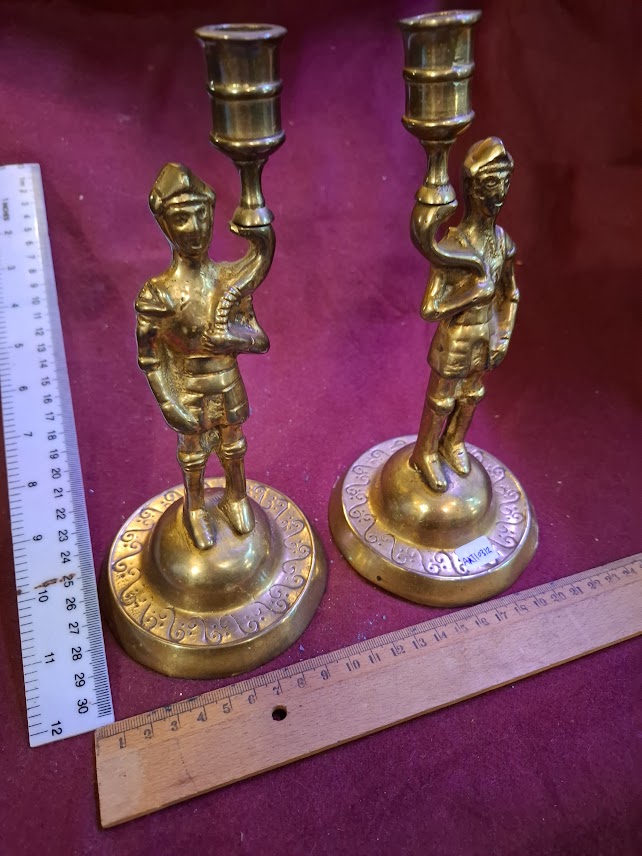Vintage pair of brass candlesticks in the form of knights [ART10312]