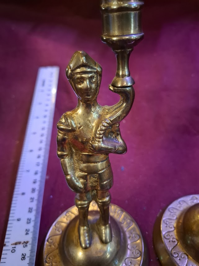 Vintage pair of brass candlesticks in the form of knights [ART10312]