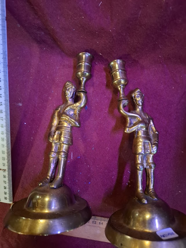 Vintage pair of brass candlesticks in the form of knights [ART10312]