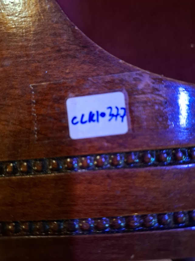 Antique wooden clock [CLK10377]