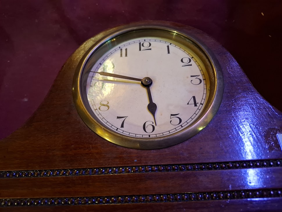 Antique wooden clock [CLK10377]