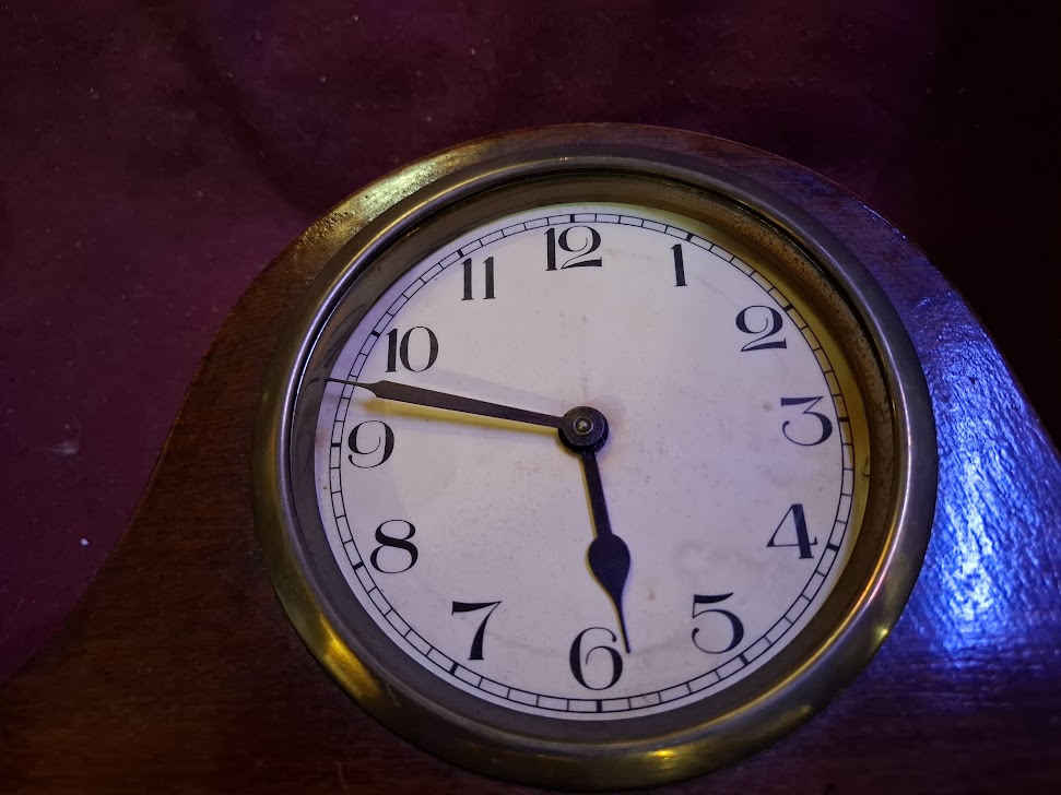 Antique wooden clock [CLK10377]