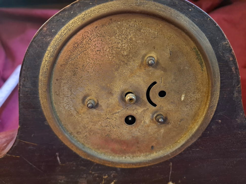 Antique wooden clock [CLK10377]