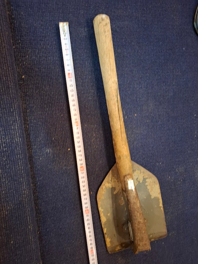Old folding military shovel [MIL10188]