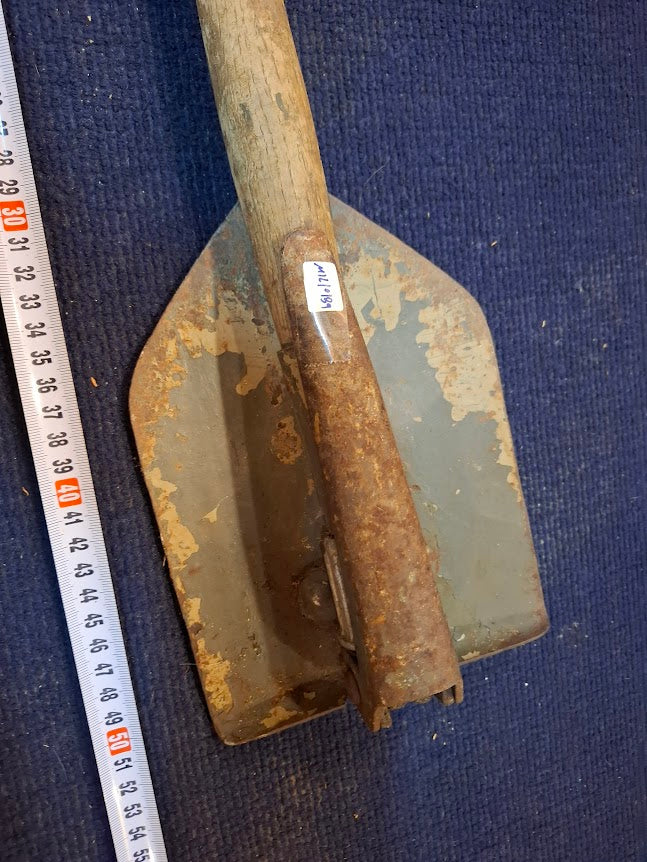 Old folding military shovel [MIL10189]
